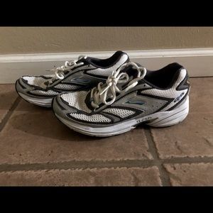 Brooks s-257 Women’s Shoes Sz 10